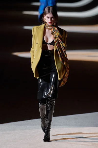 Look 27